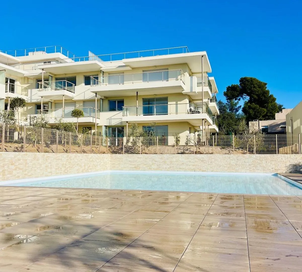 Appartement 2 Pieces Residence Avec Piscine Villeneuve-Loubet Apartment